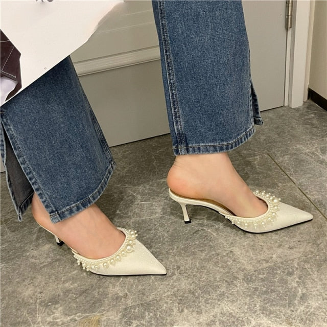 Fashion Beaded Pointed Low Heel